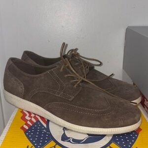G.H. Bass & Co. Dark Brown Suede Oxfords size 12M